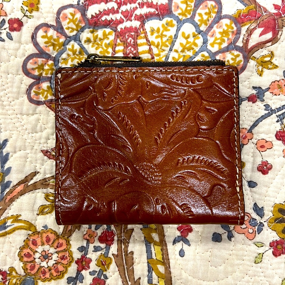 NWOT Patricia Nash Tooled Wallet NWOT